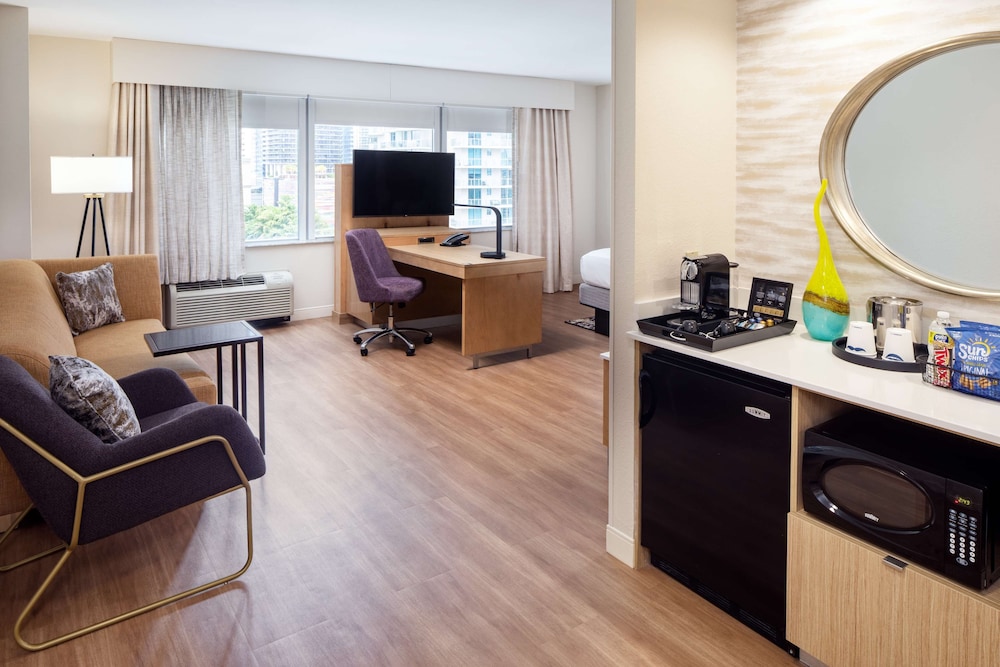 Hampton Inn Suites By Hilton Miami Brickell Downtown 40/65