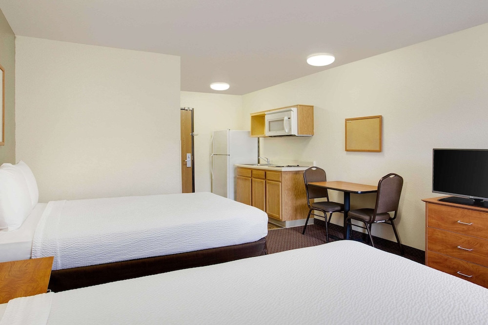 WoodSpring Suites Chesapeake-Norfolk South 16/51