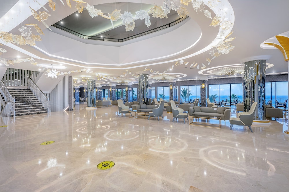 Aria Resort & Spa Hotel 12/60
