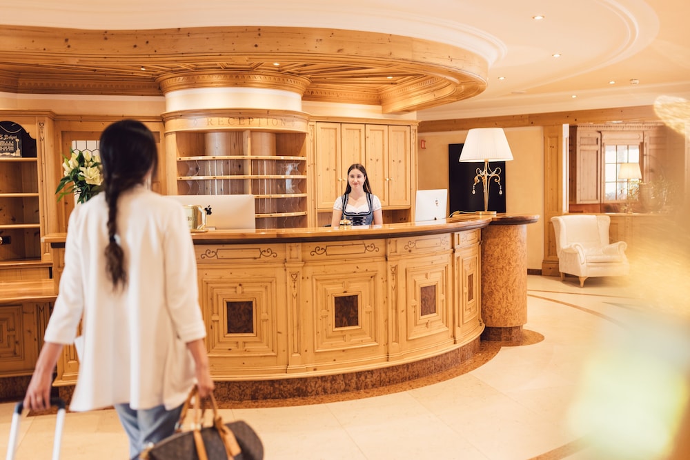 Alpenpalace Luxury Hideaway & Spa Retreat 2/50