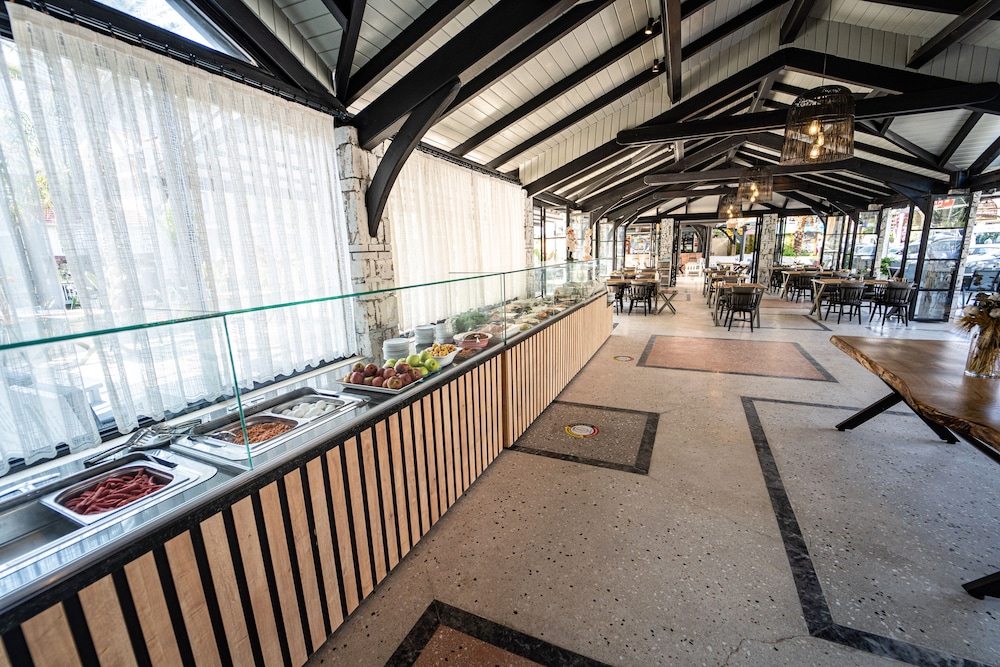 Blue Star Hotel 44/66
