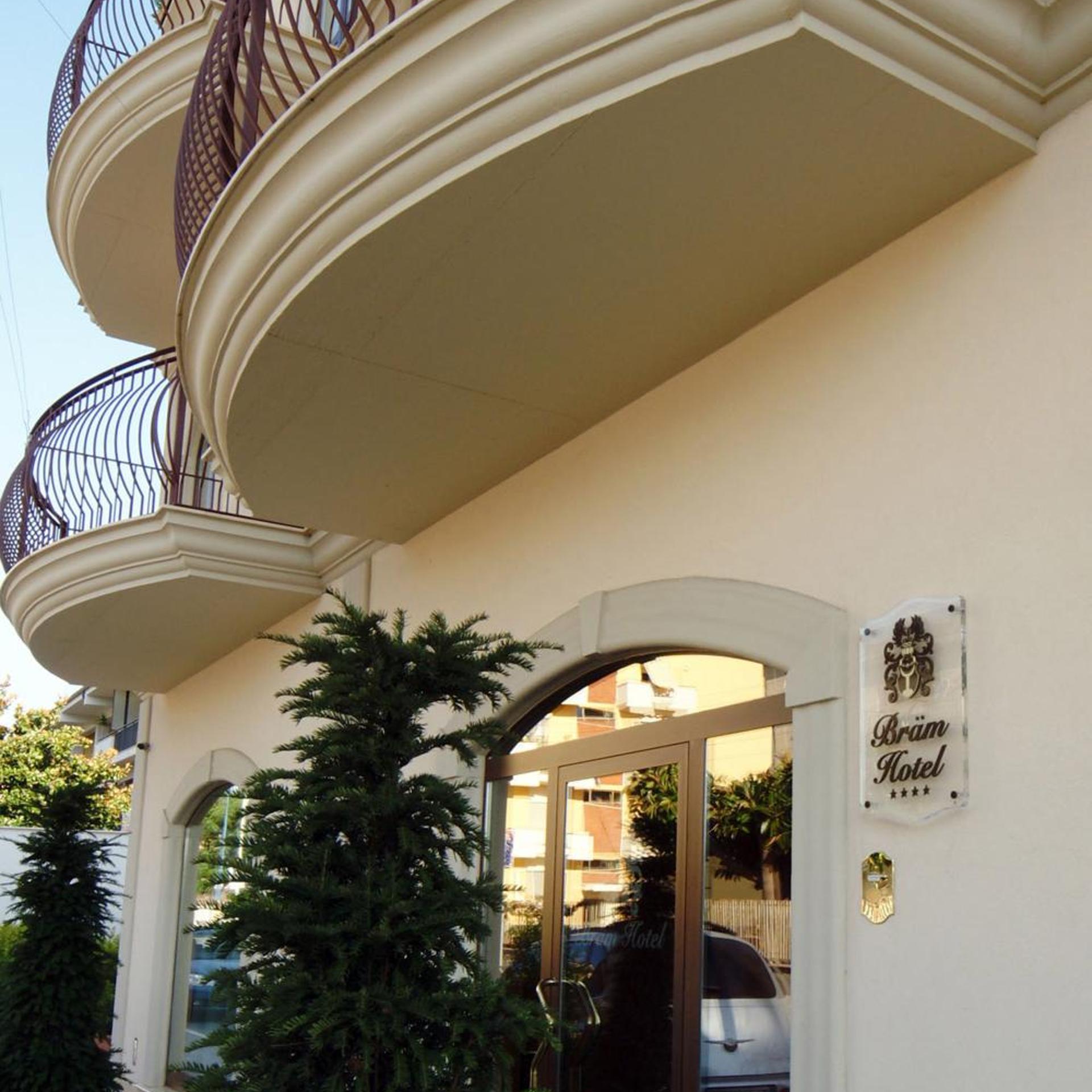 Bram Hotel 4/50