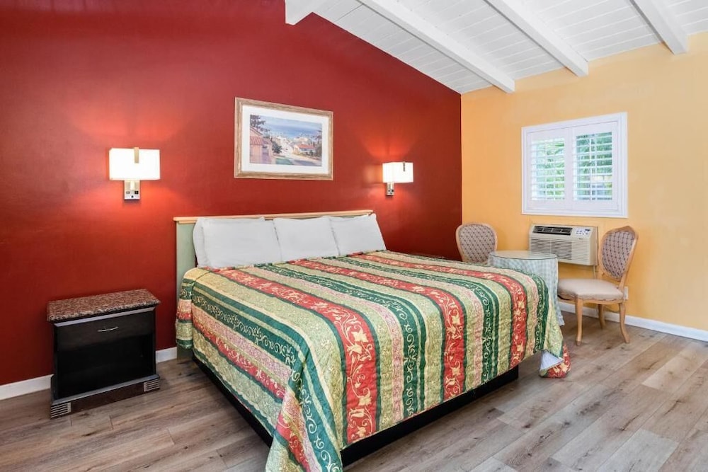 Fallbrook Country Inn 29/65