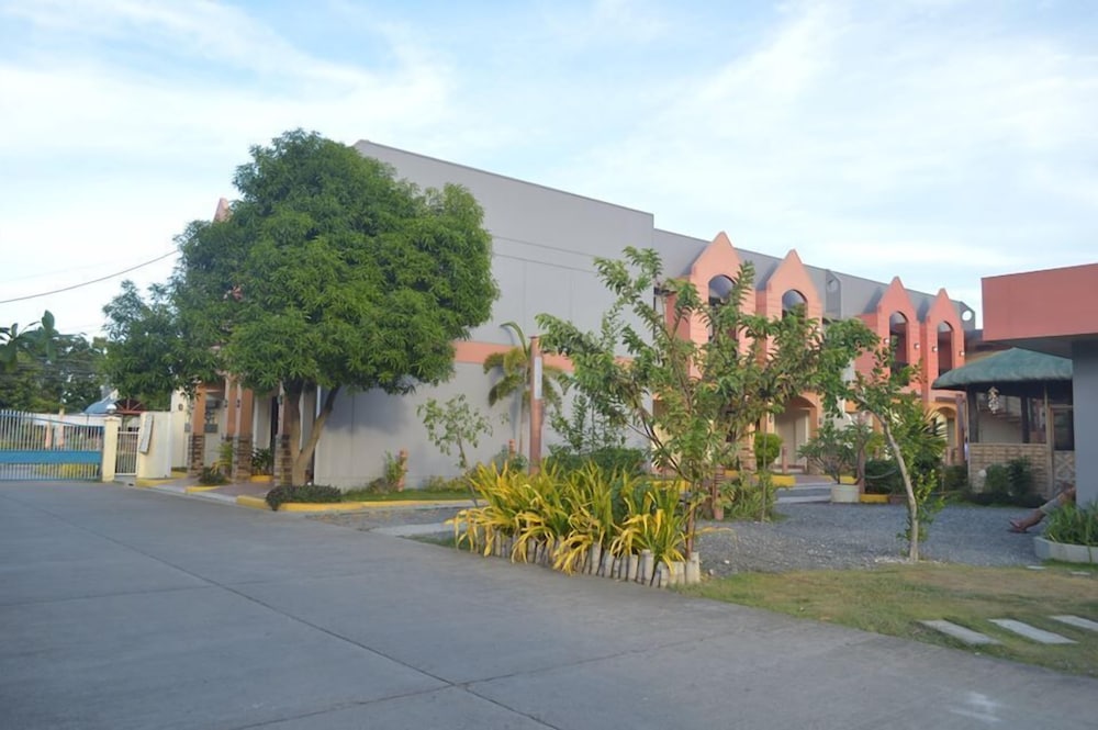 Manora Apartments And Guest House 54/66