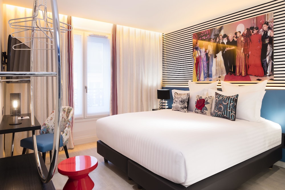 Hotel Dress Code And Spa 12/58