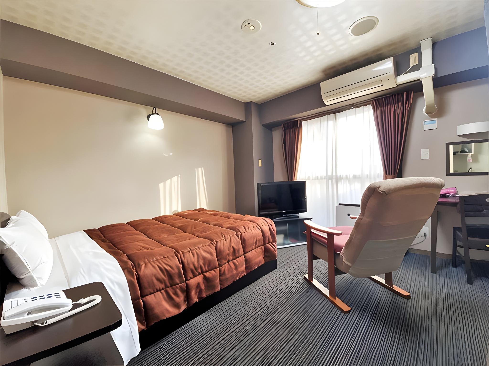 Urban, Double Bed, Corner, Smoking