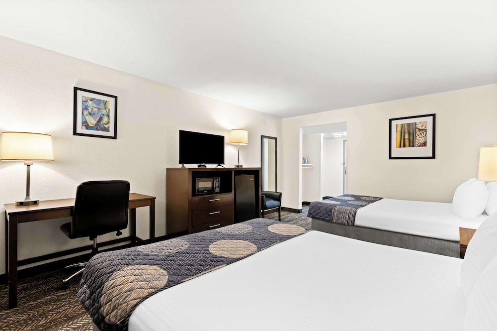 غرفة قياسية بسريرين كوين، Best Western Yacht Harbor Hotel 3/8