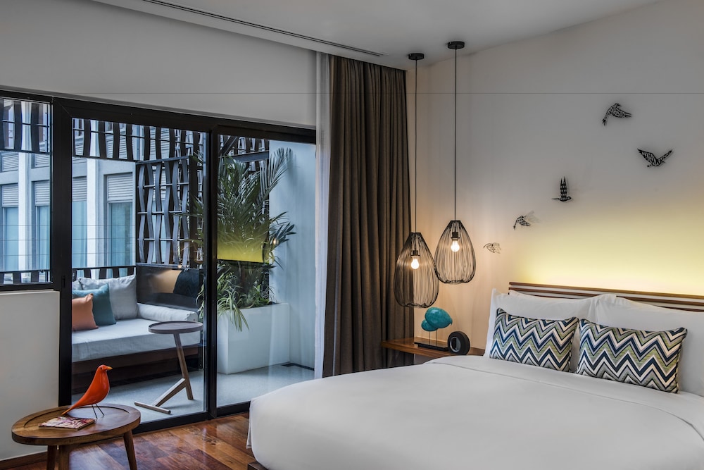 The Aviary Hotel 12/50