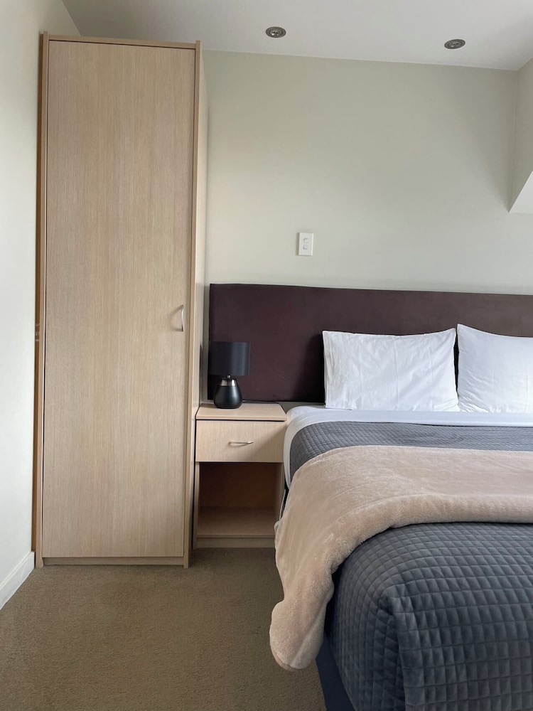 شقة ديلوكس بسرير كينج بغرفة نوم واحدة، Alpha Motel Luxury Apartments 4/10
