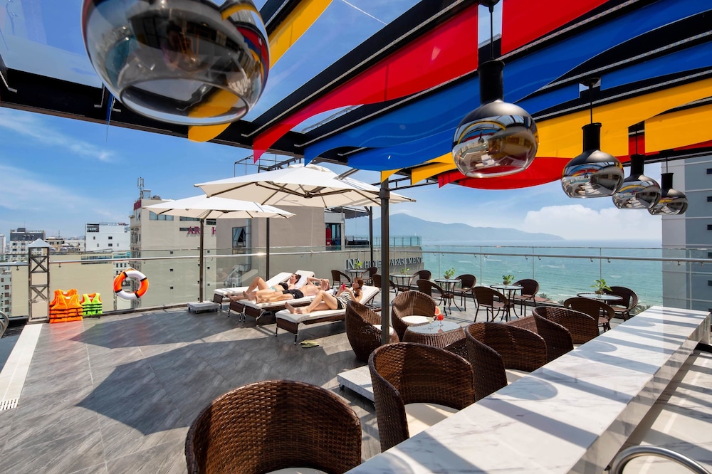 Golden Line DaNang Hotel 40/50