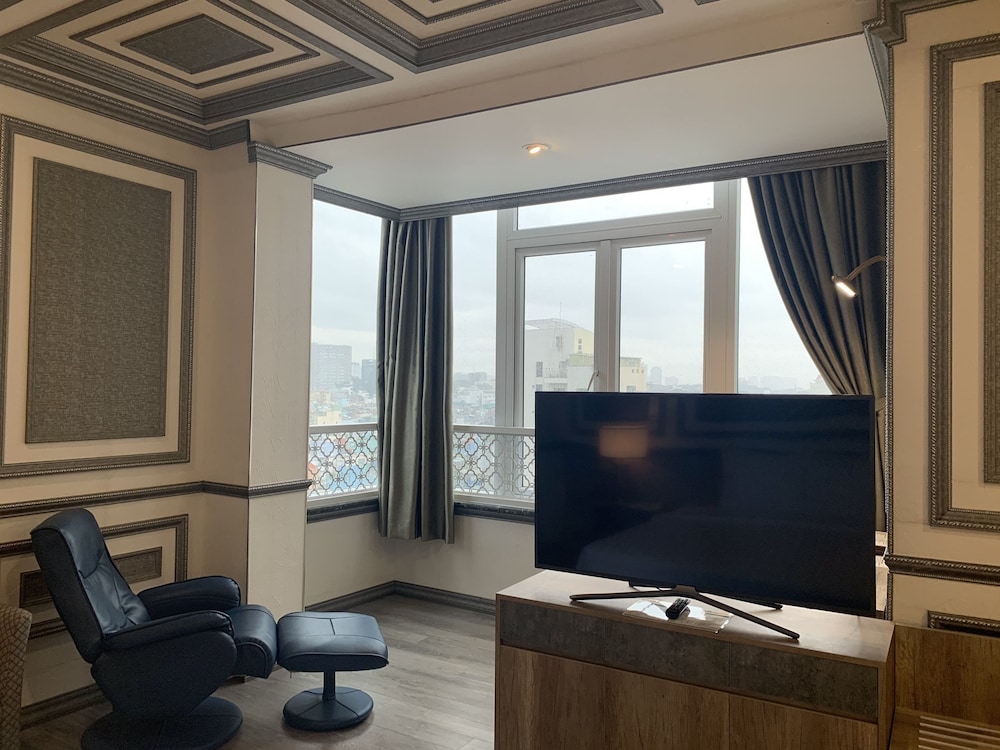 Lotus Saigon Hotel 41/62