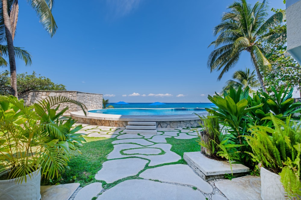 Suites Turquesa by GuruHotel 66/68