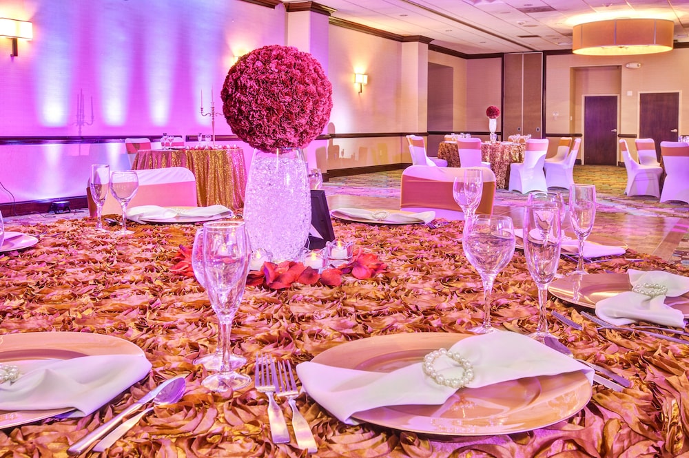 Holiday Inn National Airport/Crystal City 54/70