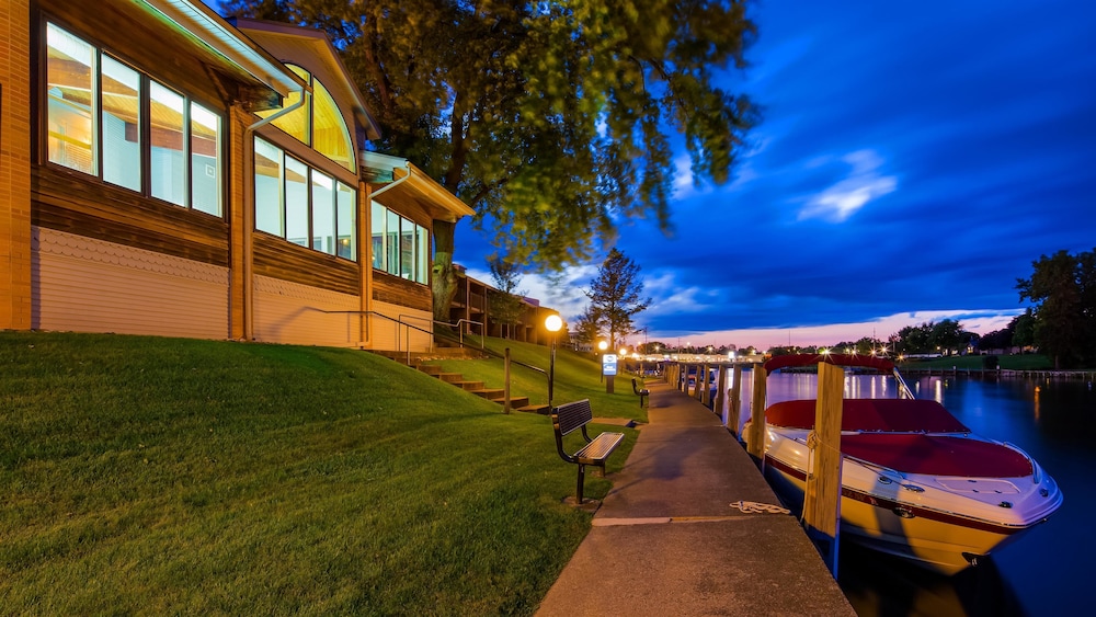 Best Western River Terrace 3/43