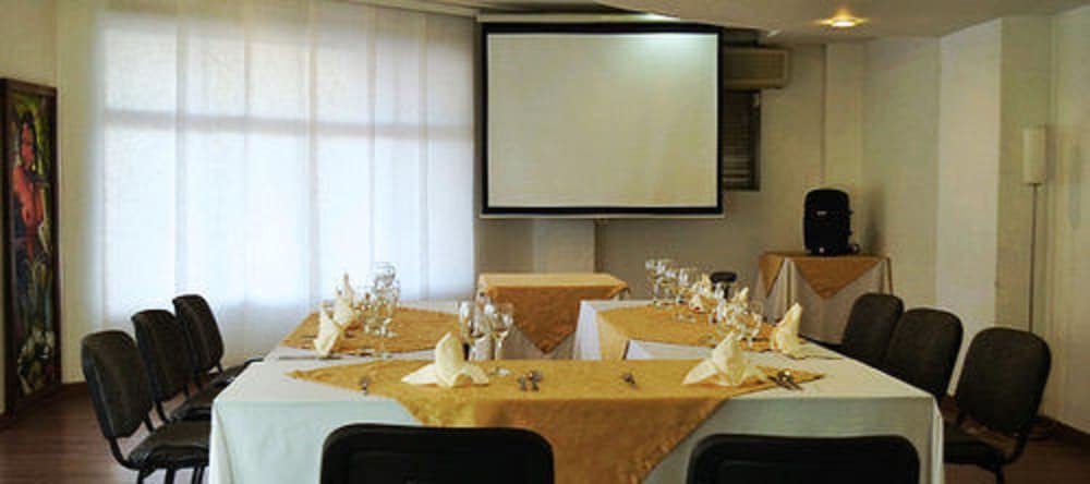 Hotel Bolivar Plaza 57/61