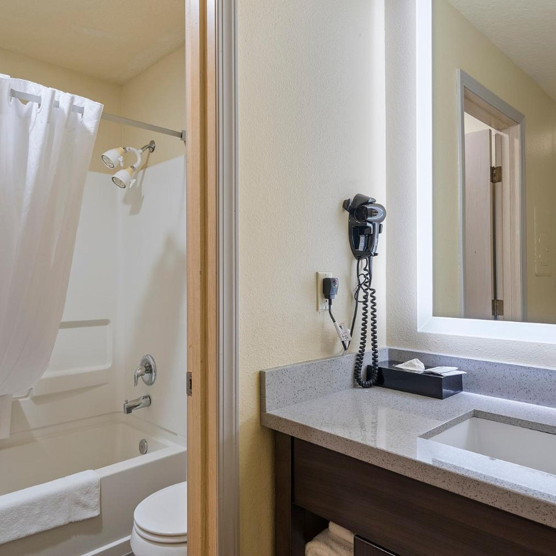 Cedars Ocean View Inn 31/35