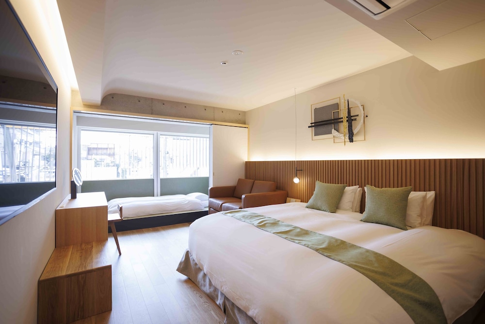 FAMILY, DOUBLE BED