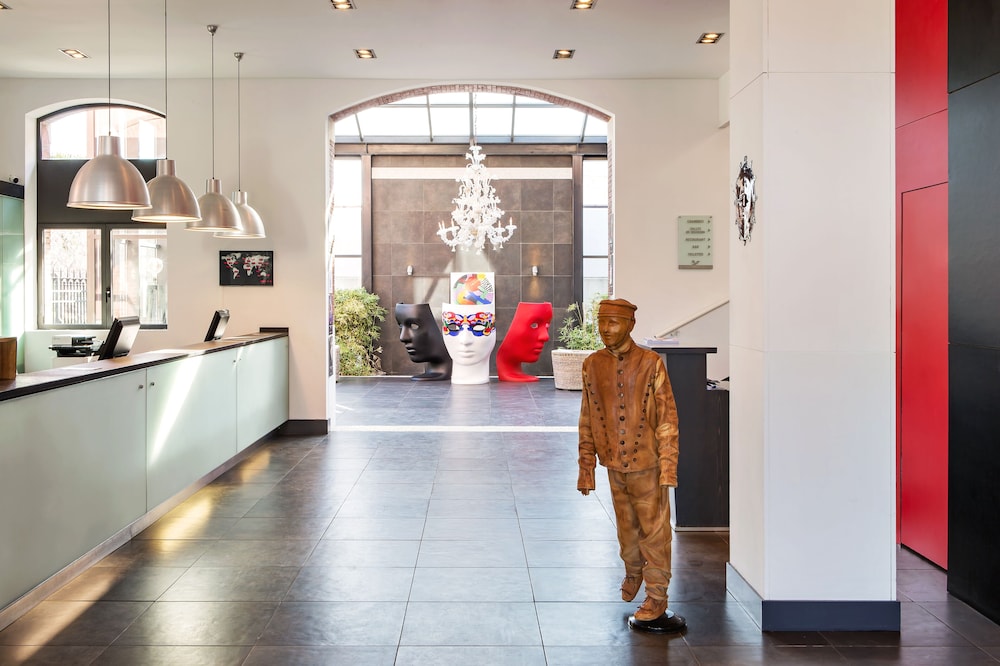 lobby