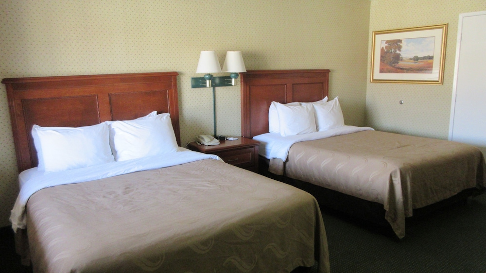 Quality Inn Near China Lake Naval Station 15/42