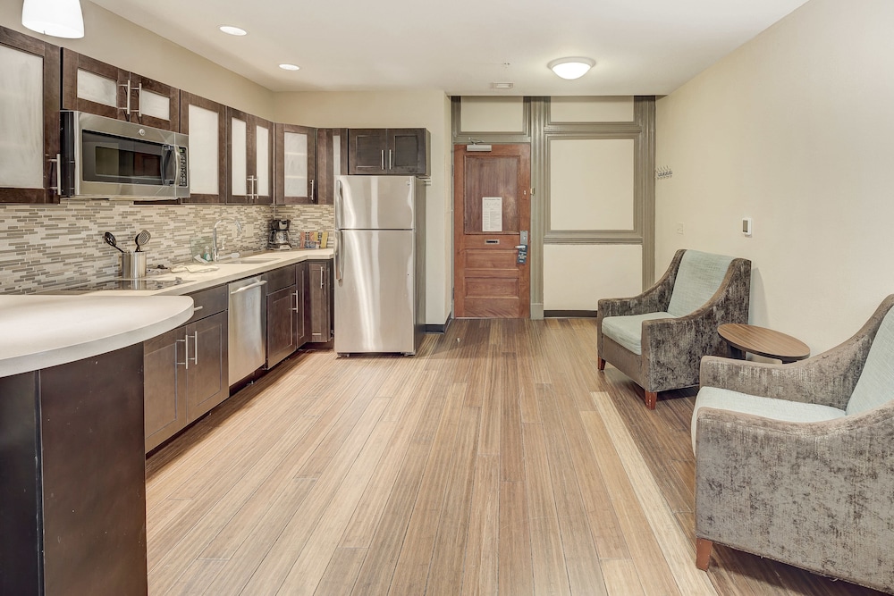 Staybridge Suites BALTIMORE INNER HARBOR 12/80