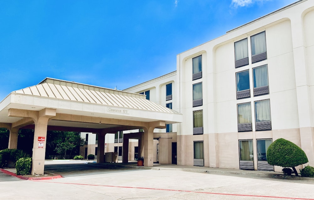 Motel6 Lewisville, TX - Medical City 58/64