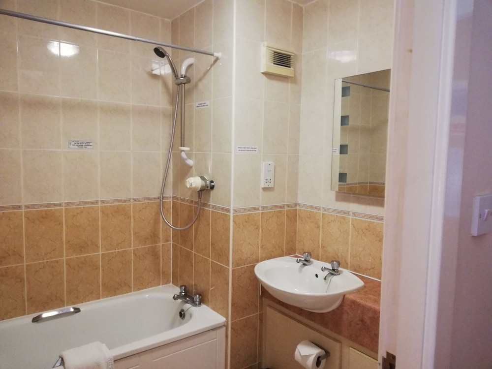The Corn Mill Lodge Hotel 52/56