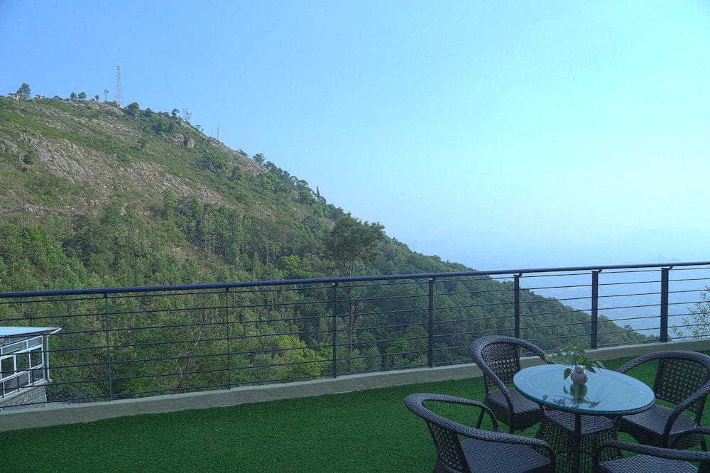 Great Trails Yercaud by GRT Hotels 47/53