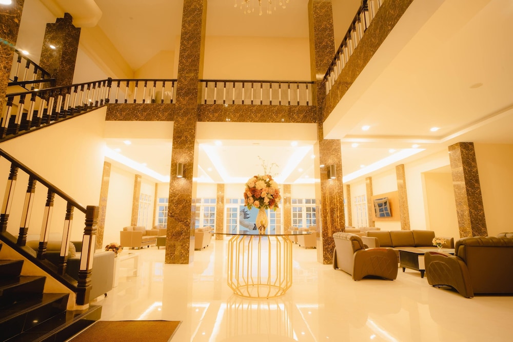 Portola Grand Renggali Hotel 12/25