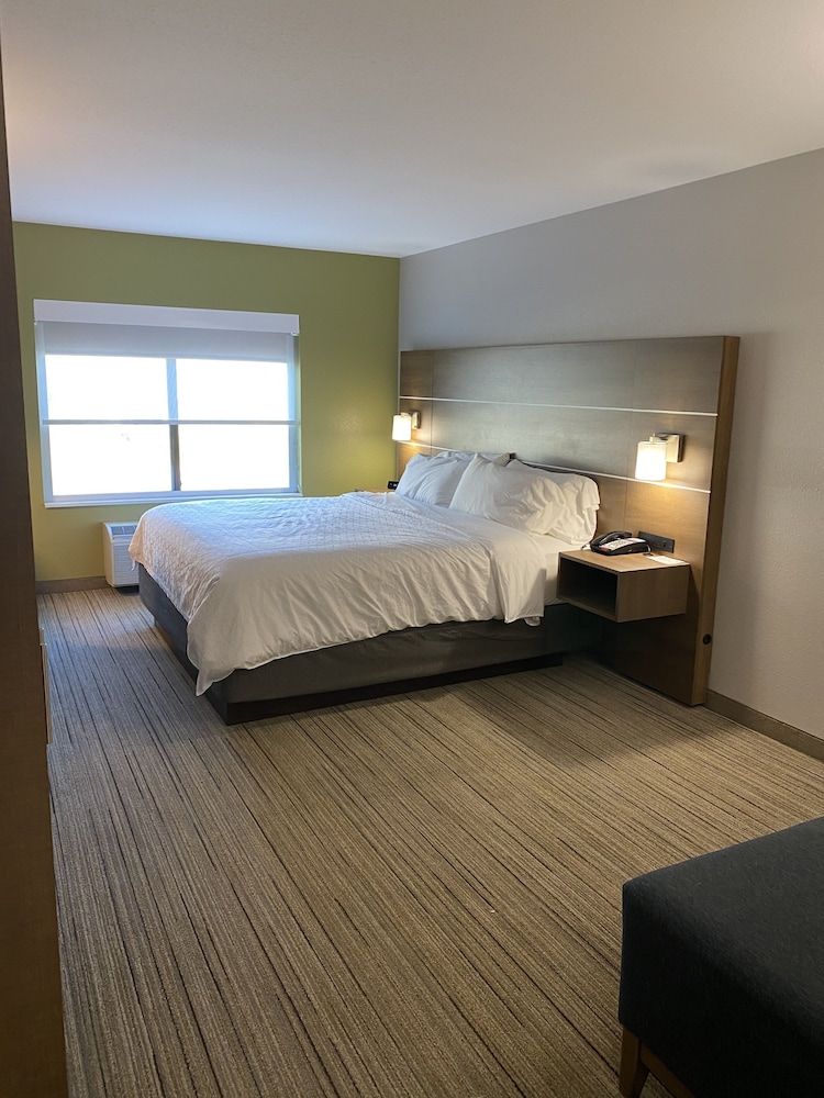 Holiday Inn Express Hotel And Suites Weston 14/54