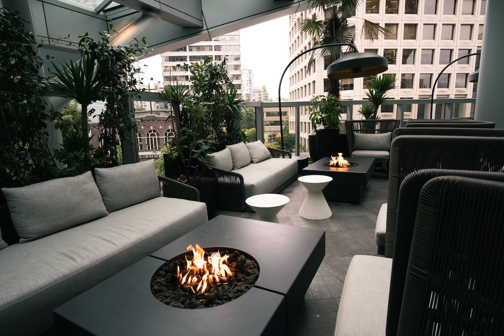 Paradox Hotel Vancouver 33/50