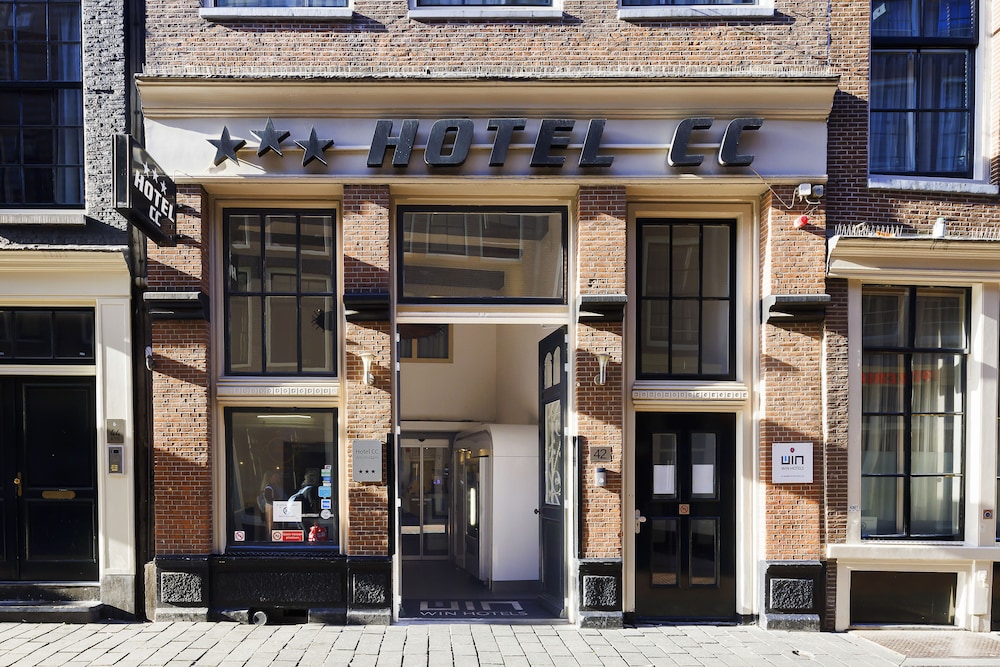 Hotel CC 2/50