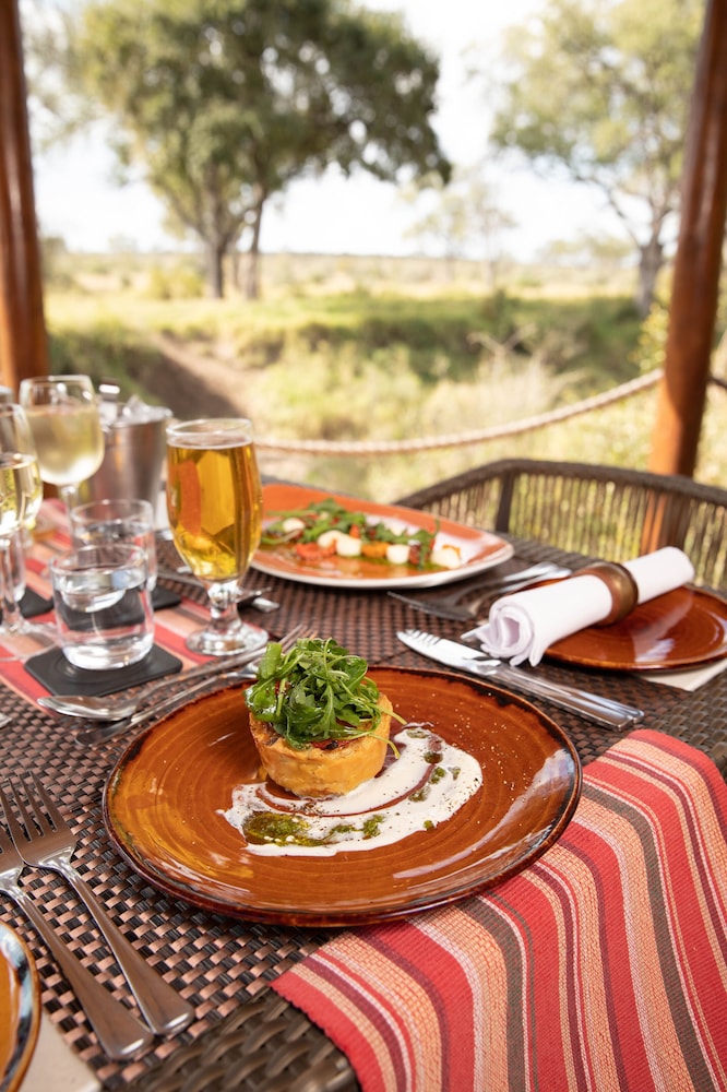 Hoyo-Hoyo Tsonga Lodge 30/68