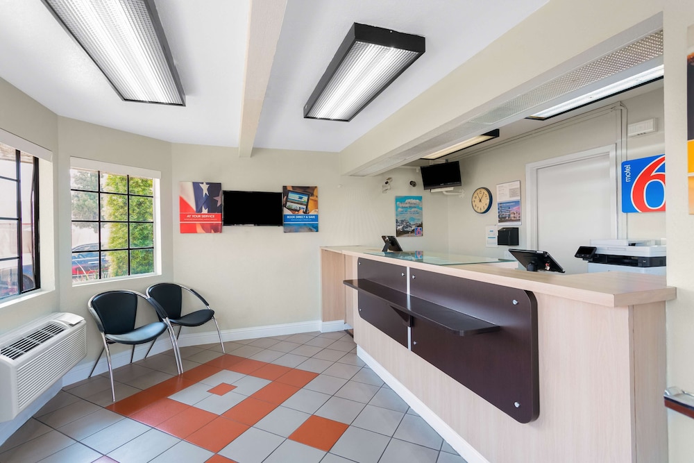 Motel6 Merced, CA - North 9/43