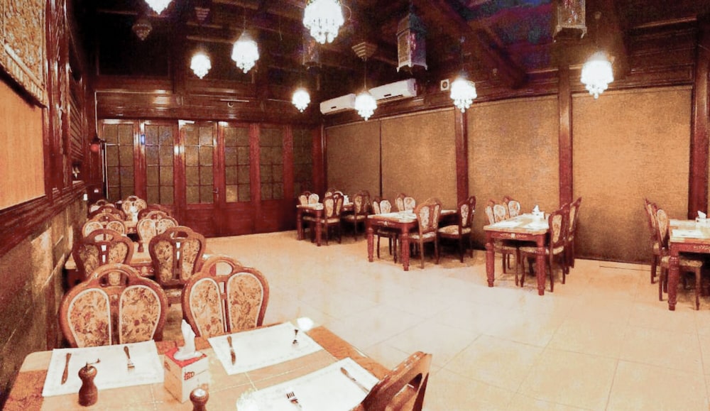 JAD HOTEL SUITES 18/20
