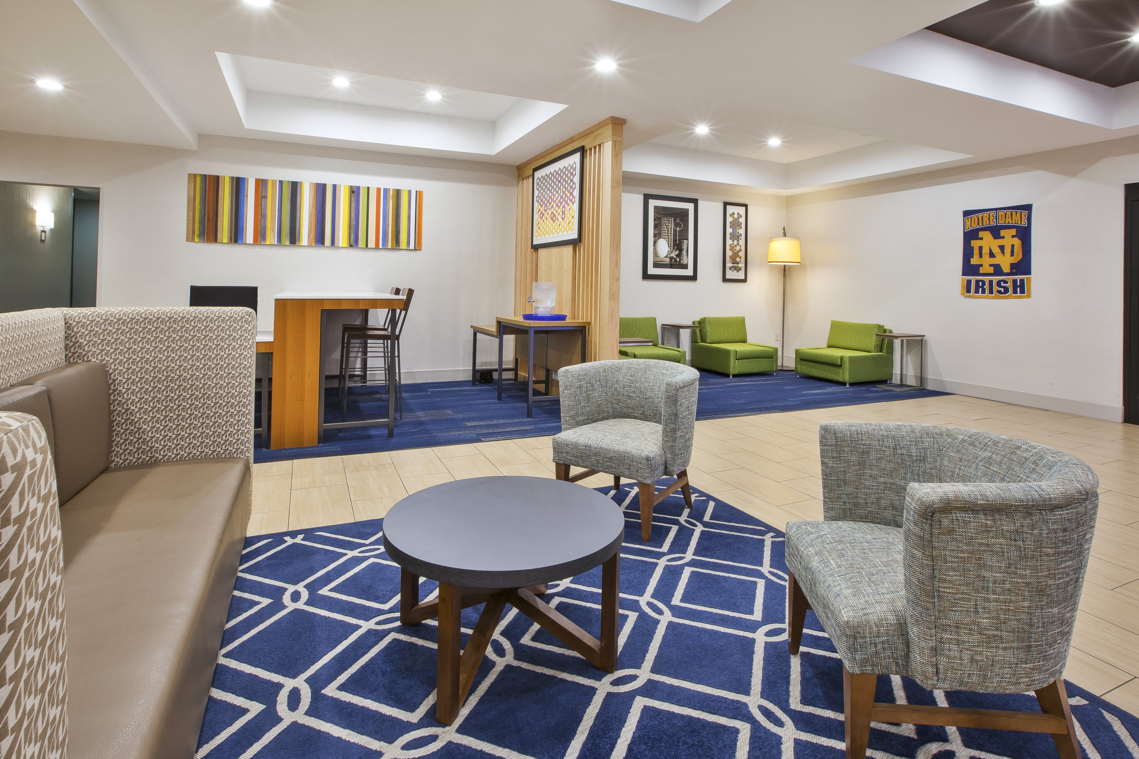 Holiday Inn Express Hotel Suites Niles 35/51