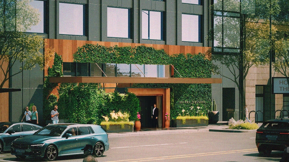 Hotel Trinity, Autograph Collection 1/26