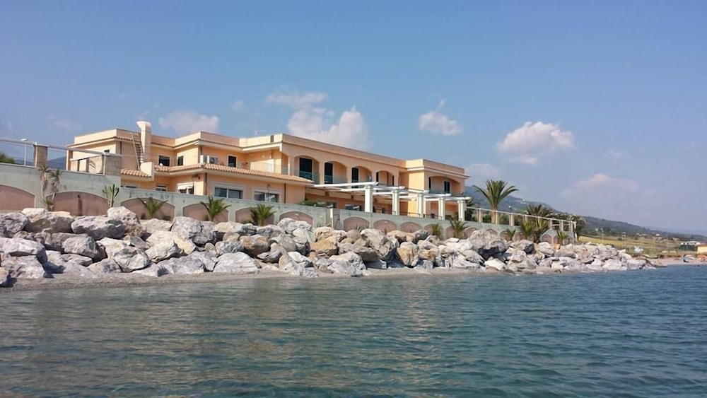 Hotel Ristorante La Lampara 40/43