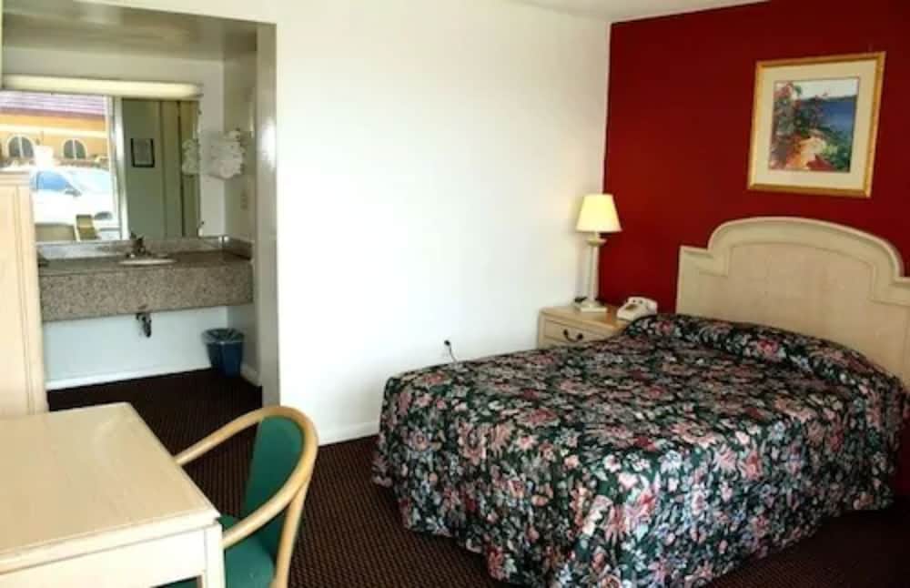 1 BEDROOM, STANDARD, SINGLE