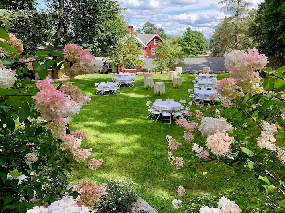 Springside Inn 41/44
