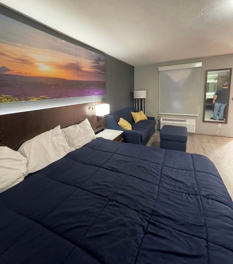 Luxor Inn & Suites 22/52