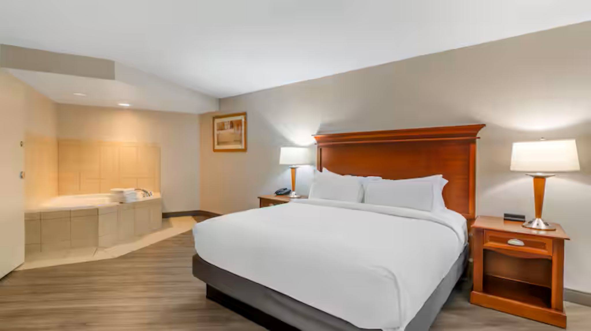 2 Rooms, Suite, King Bed, Jetted Tub
