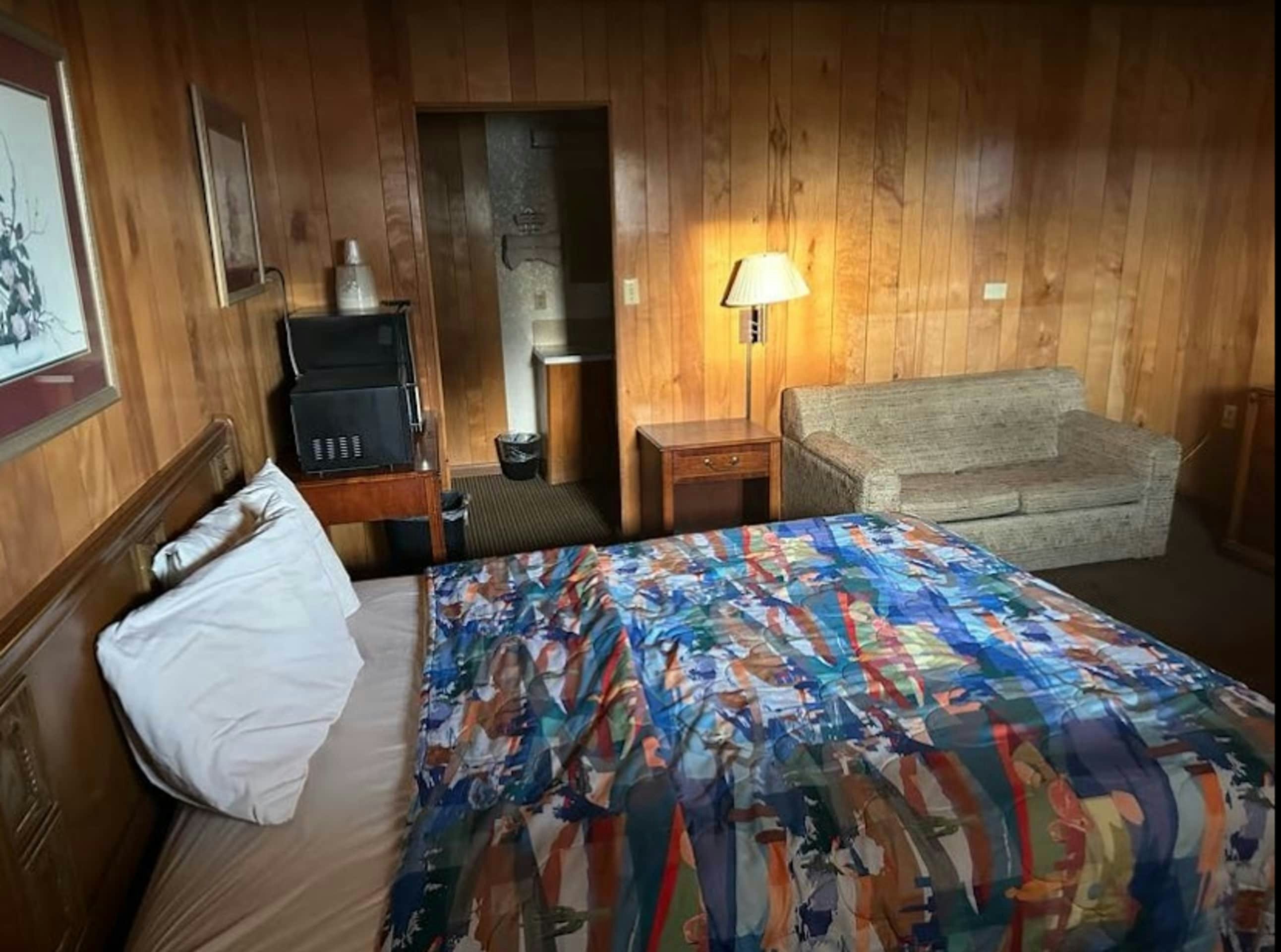 Love Hotels Western Holiday at Harlan Lake NE 22/51