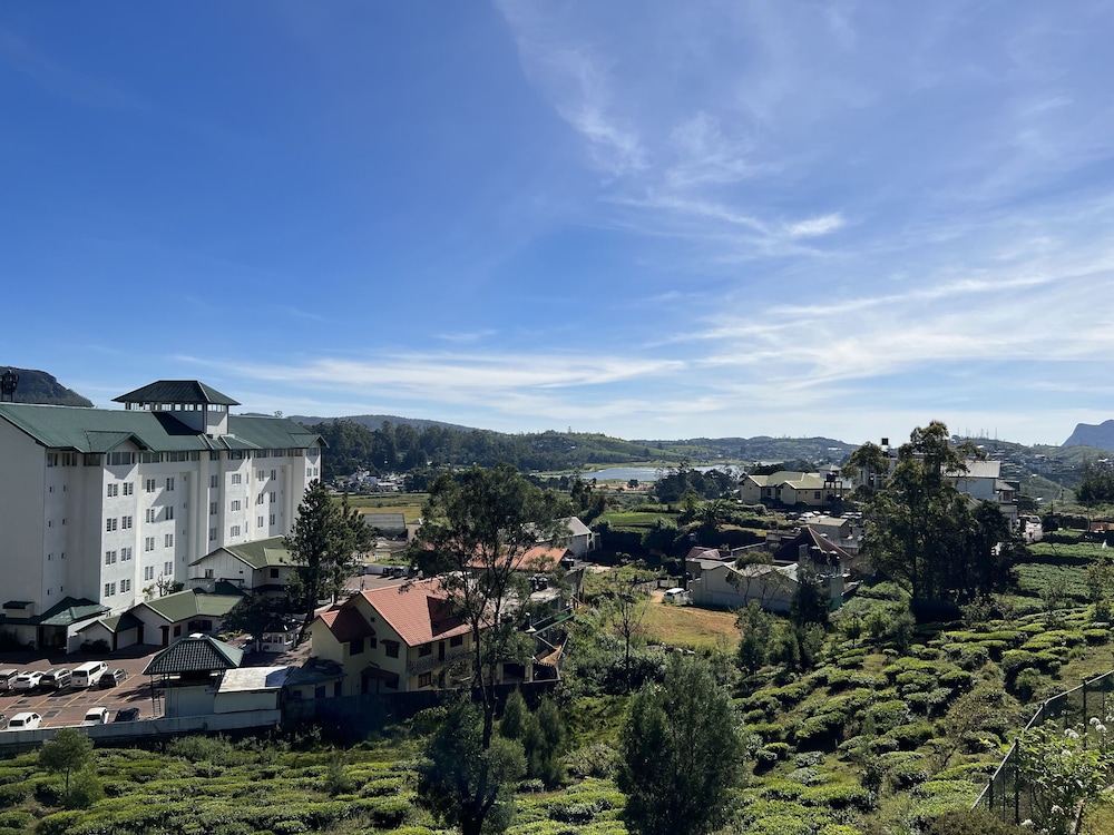 Tea Bush Hotel 58/71