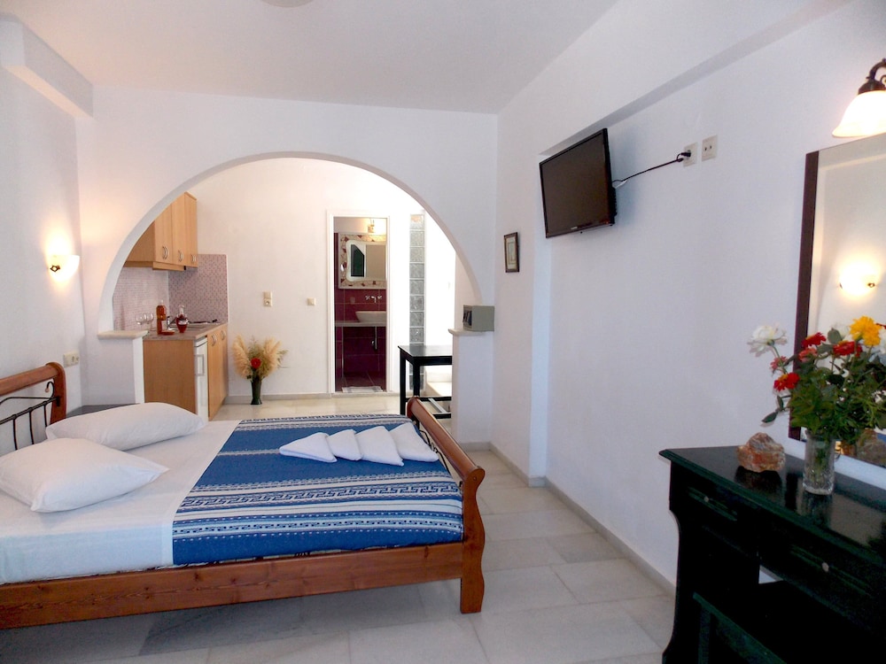 Stella Naxos Island 9/50