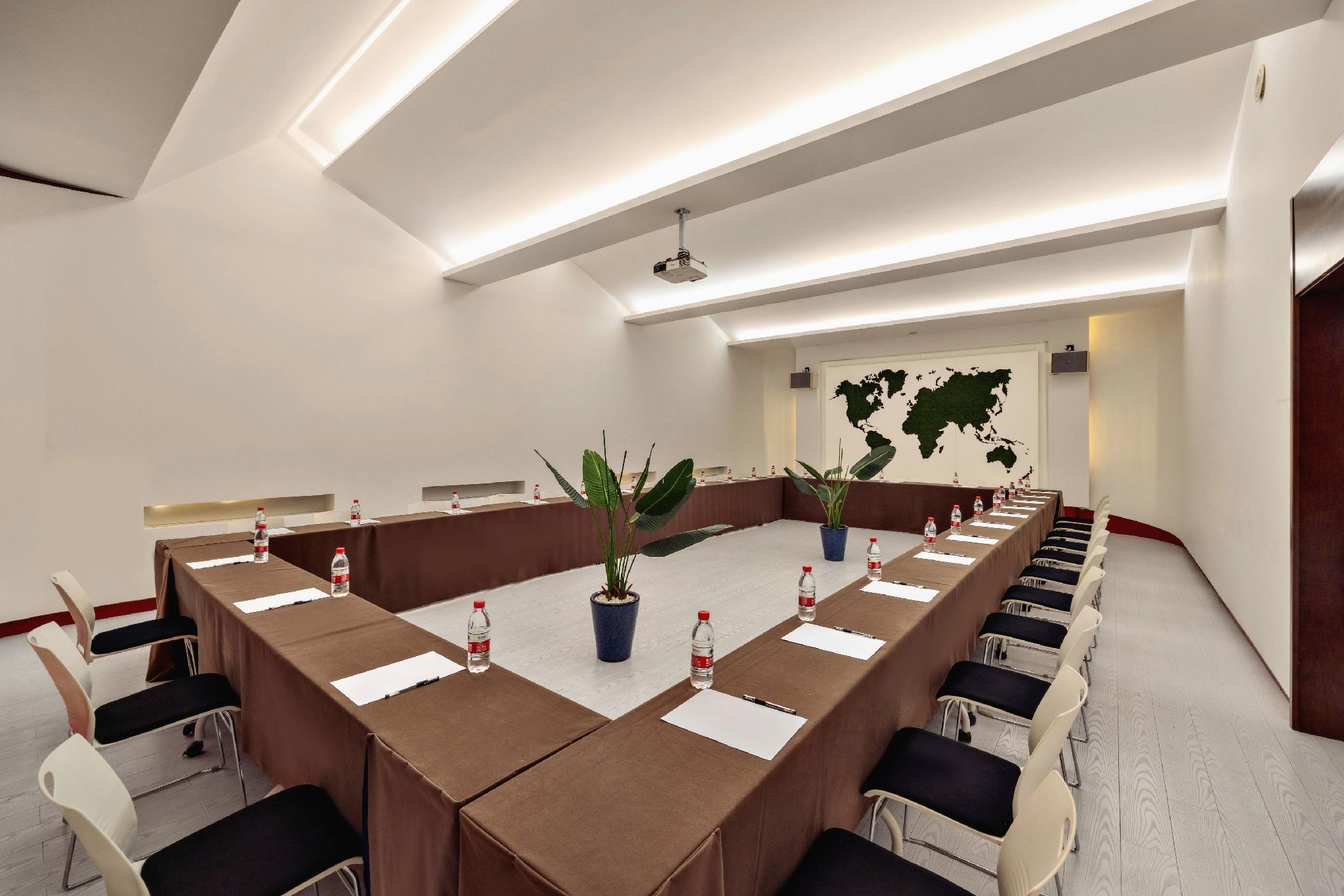 Botai Hotel 23/28