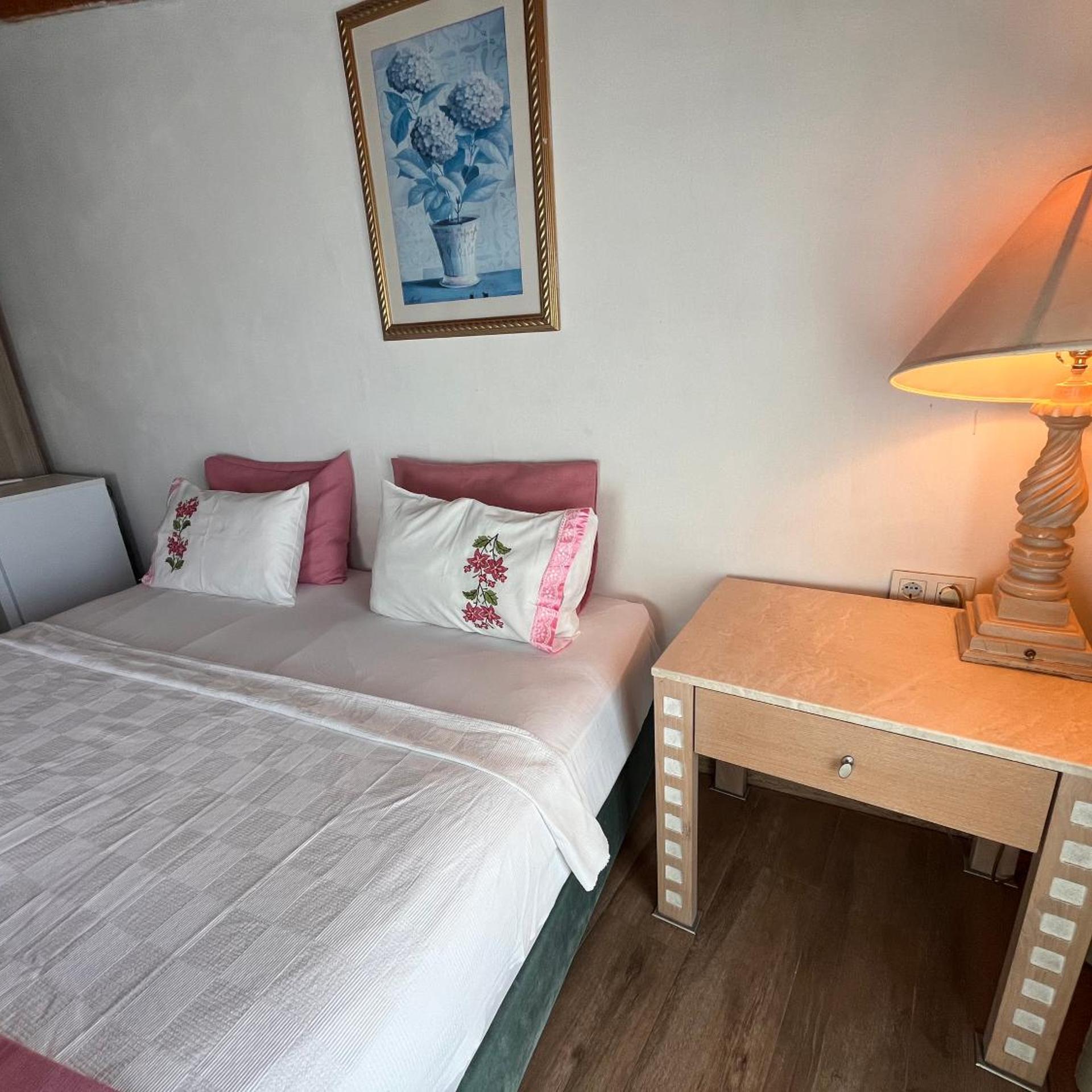 غرفة بسرير مزدوج بشرفة، Alacati Asmali Konak Hotel 3/10