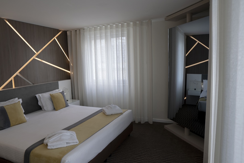 GRANDE HOTEL DA POVOA 9/28