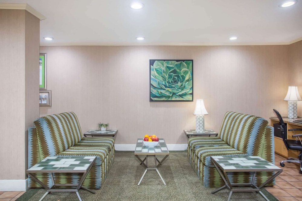 Baymont by Wyndham Columbia, MO 15/23