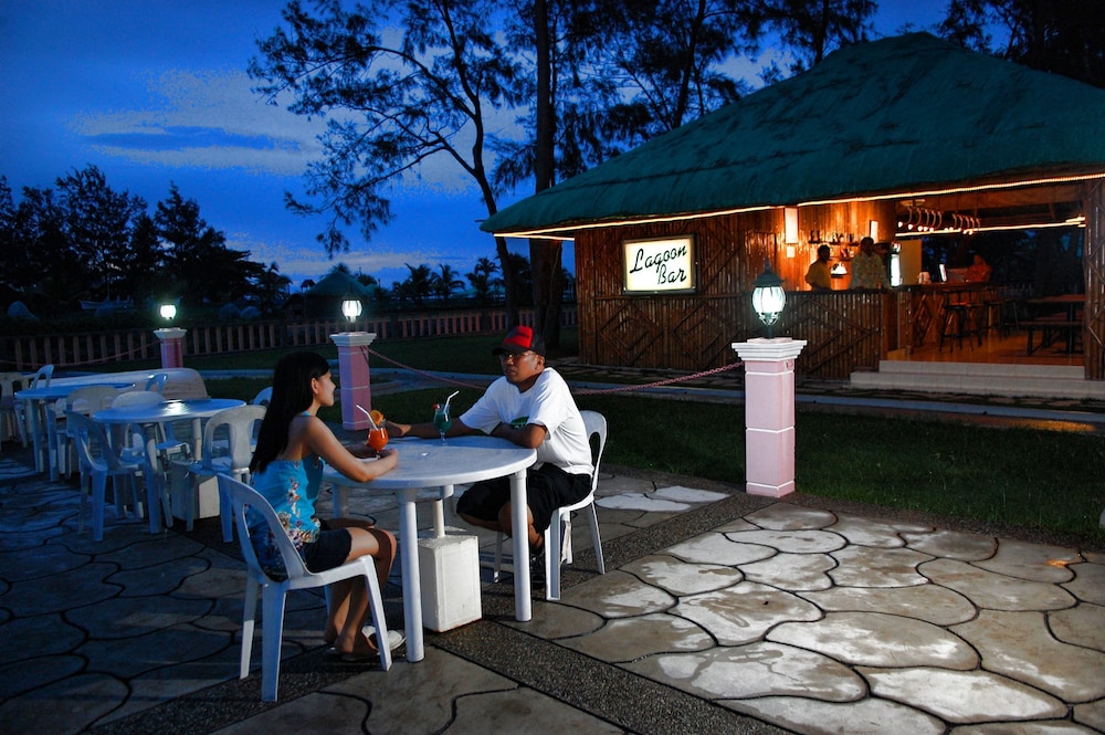 Fort Ilocandia Resort Hotel 48/50