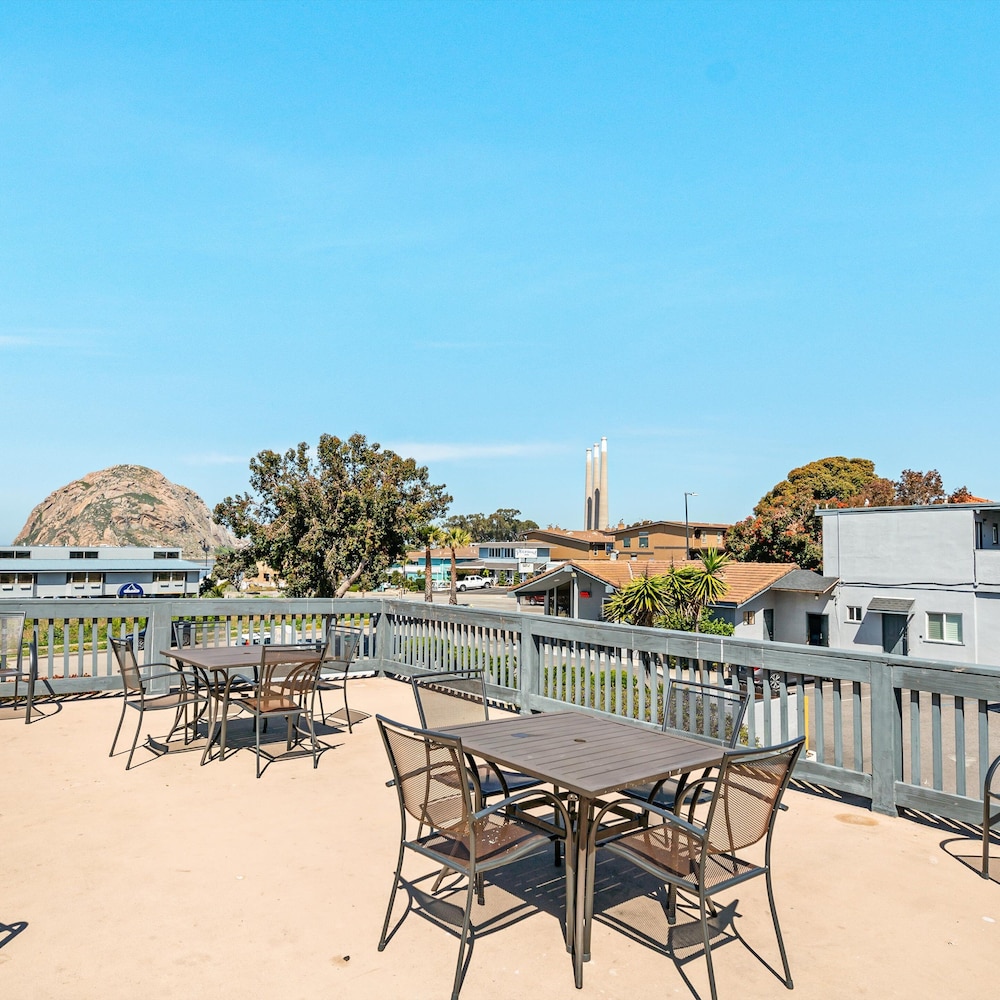Pacific Shores Inn 52/56